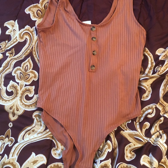 Women’s tops. - Picture 4 of 5